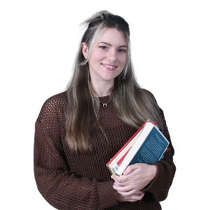 Жена от екипа на DEMA, специализирана в SEO услуги и дигитален маркетинг, с книги в ръка